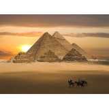 A Nap piramisai